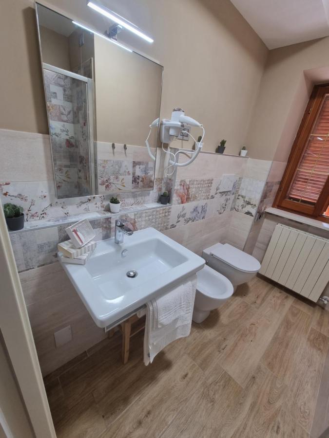 קאסקיה Lucyben Guesthouse מראה חיצוני תמונה